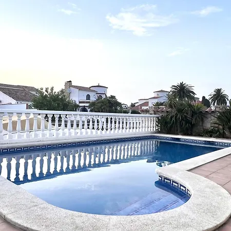 Creus Dos Apartment