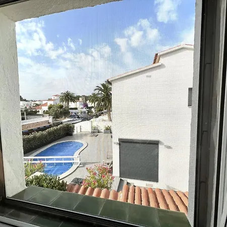Creus Dos Apartment